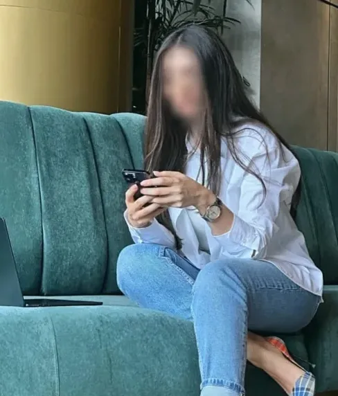 Anna, 38