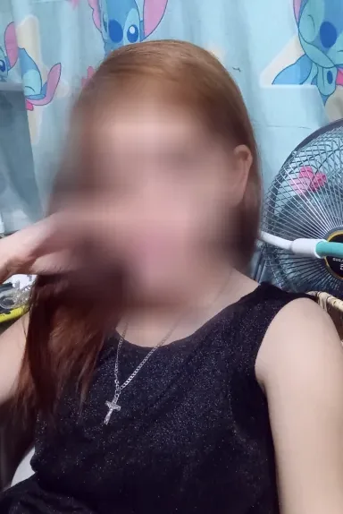 Chiara, 32
