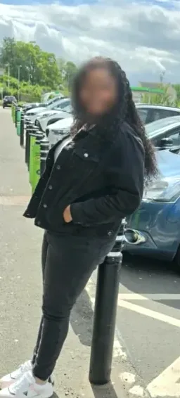 Emily, 33