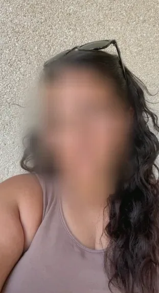Jacqueline, 22