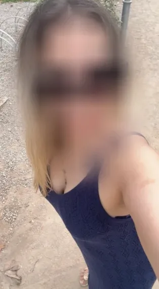Larissa, 40
