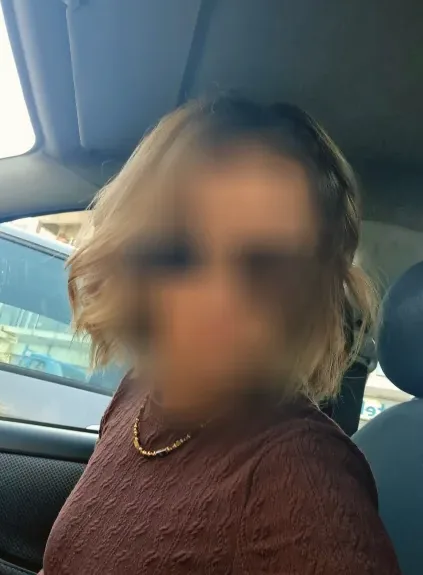 Neele, 33