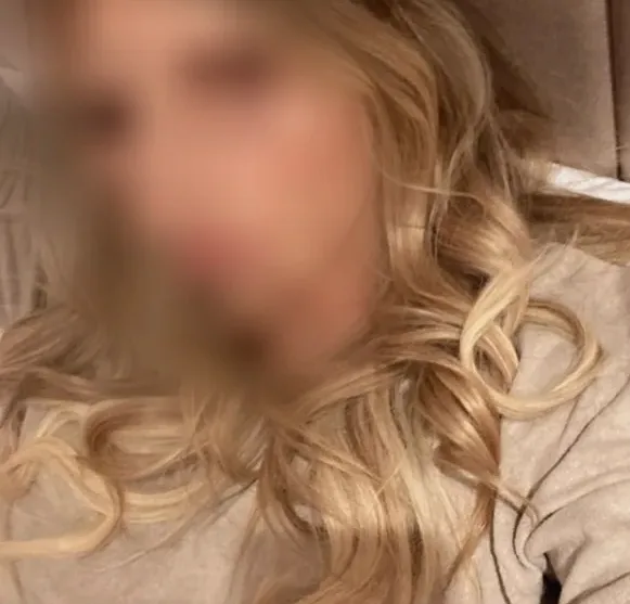 Sophie, 28